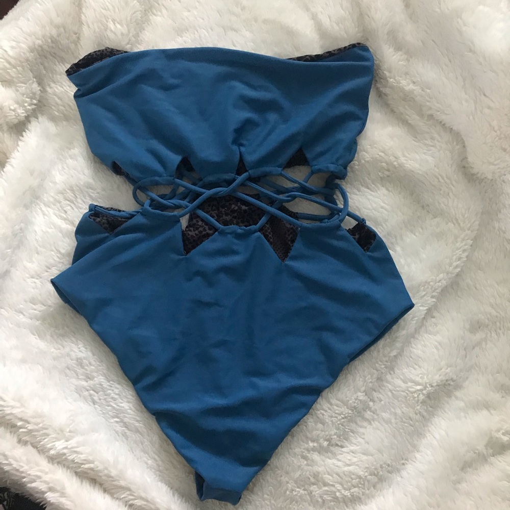 ACACIA ONE PIECE (130 🅿️🅿️)